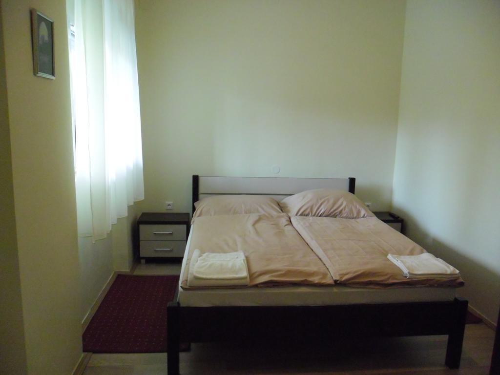 Hotel Family Balatonfoldvar Quarto foto