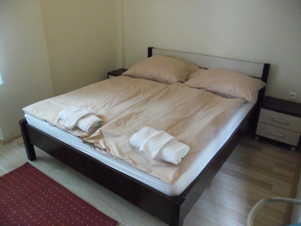 Hotel Family Balatonfoldvar Quarto foto