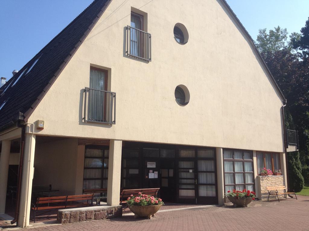 Hotel Family Balatonfoldvar Exterior foto