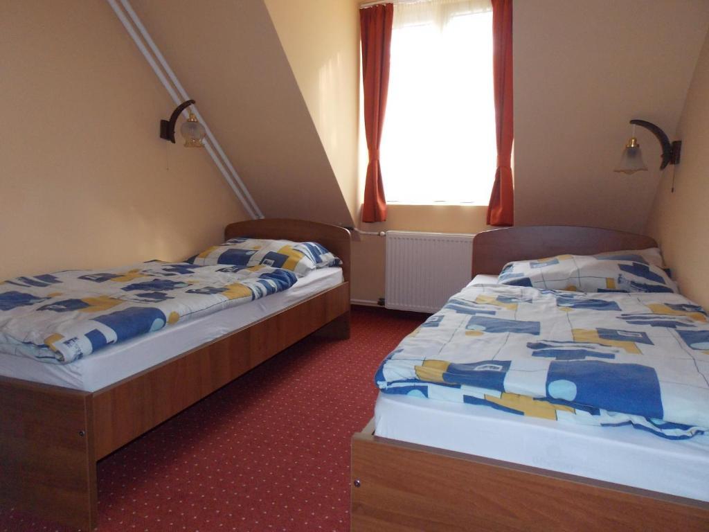 Hotel Family Balatonfoldvar Quarto foto
